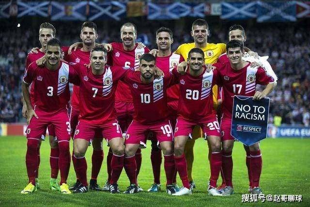 伊朗动荡局势下 伊朗女足比出和平手势