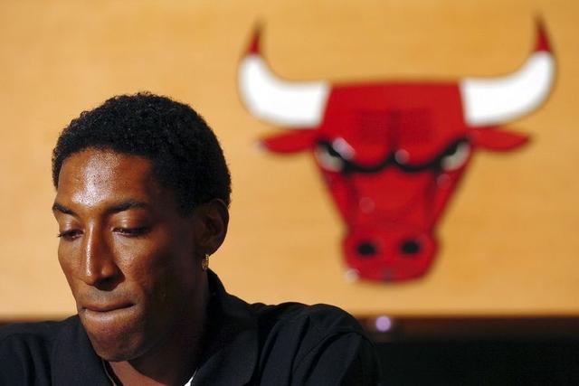 马菲奥向镜头做5比2手势 嘲讽皇马5比2不敌巴萨